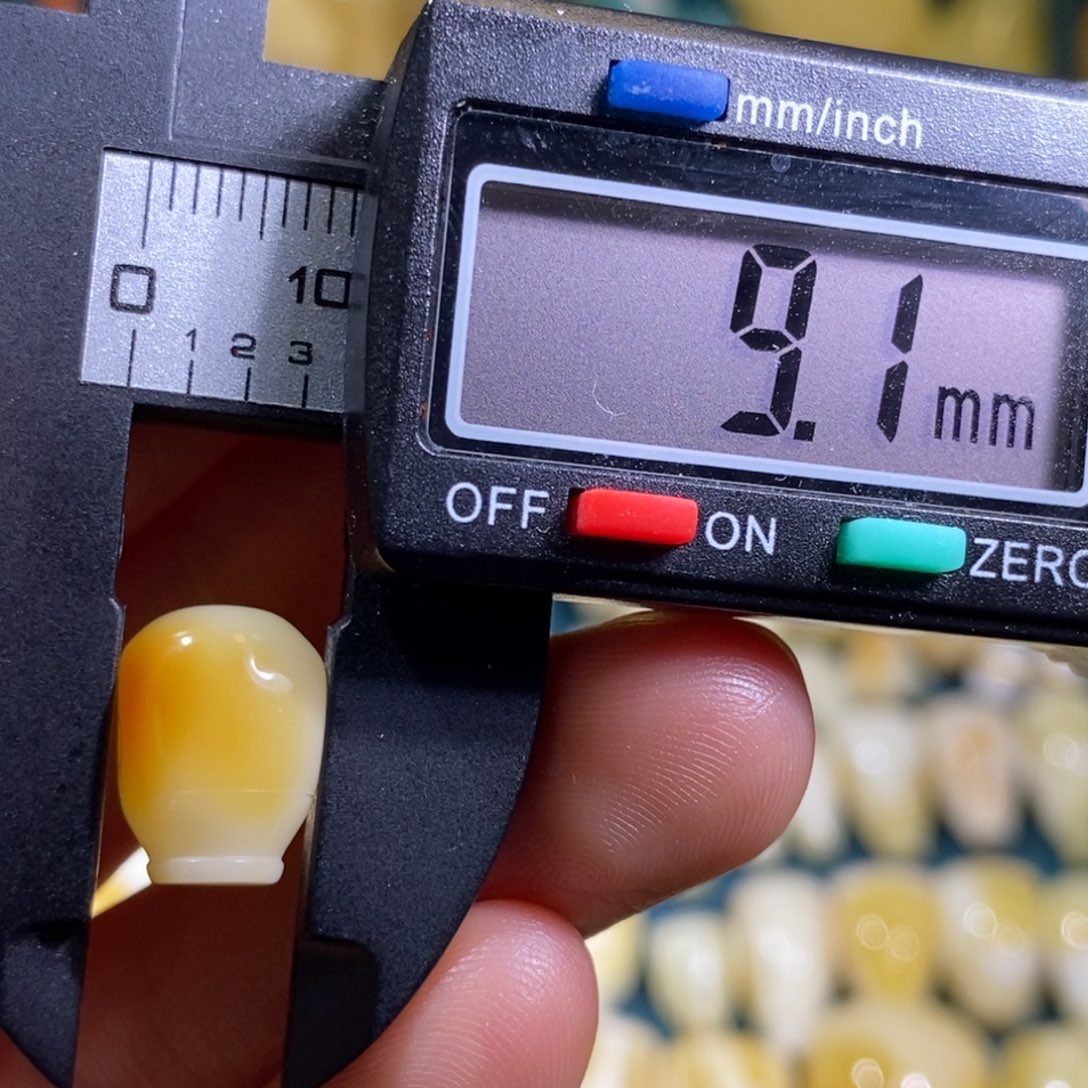 未镶嵌蜜蜡裸石微瑕