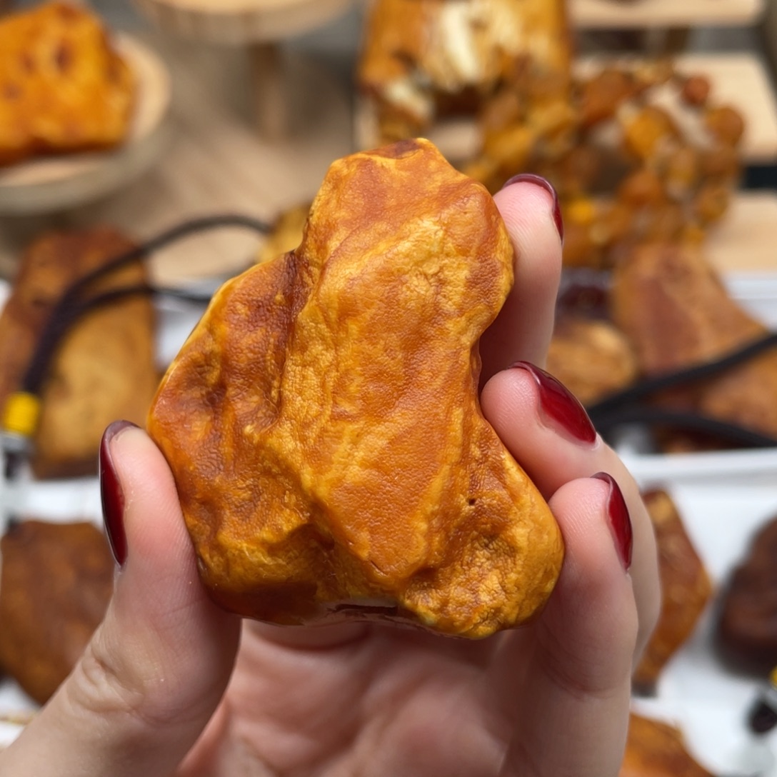 琥珀未镶嵌珠宝奇石