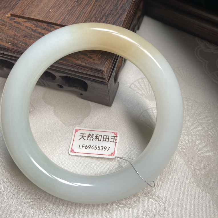 53-59圈口糖白胖圆条手镯一级白浅糖女士珠宝