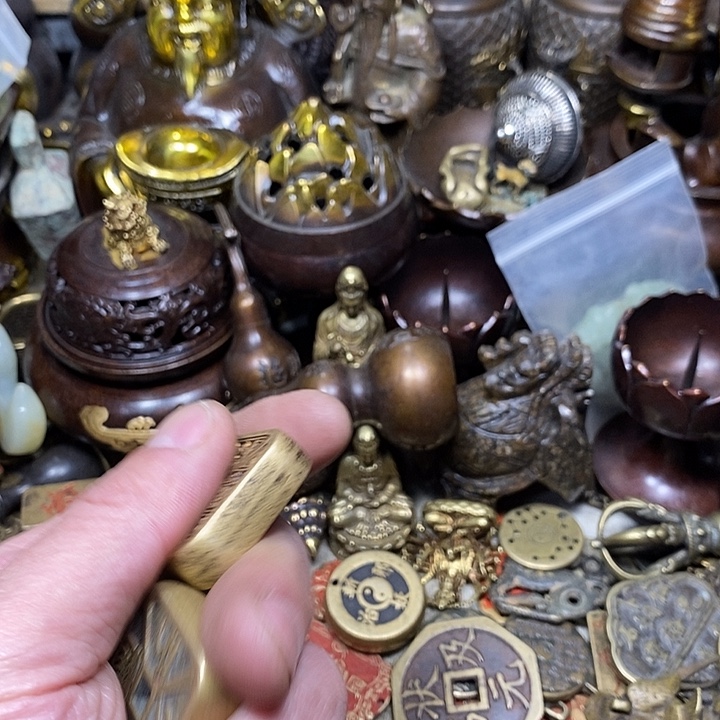 凯***键小杨推荐铜物件一个