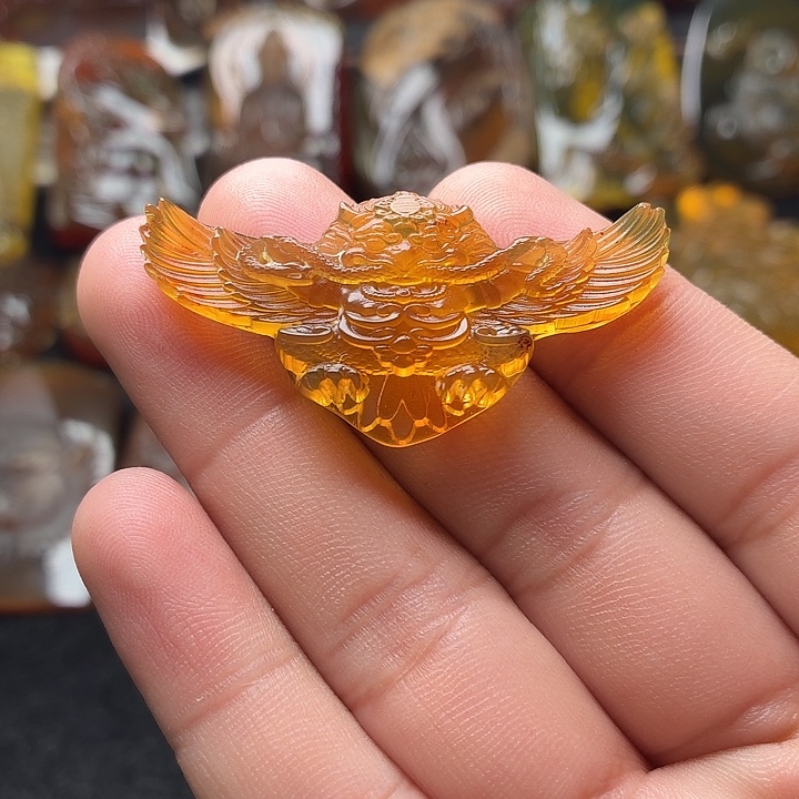 琥珀未镶嵌颈饰37