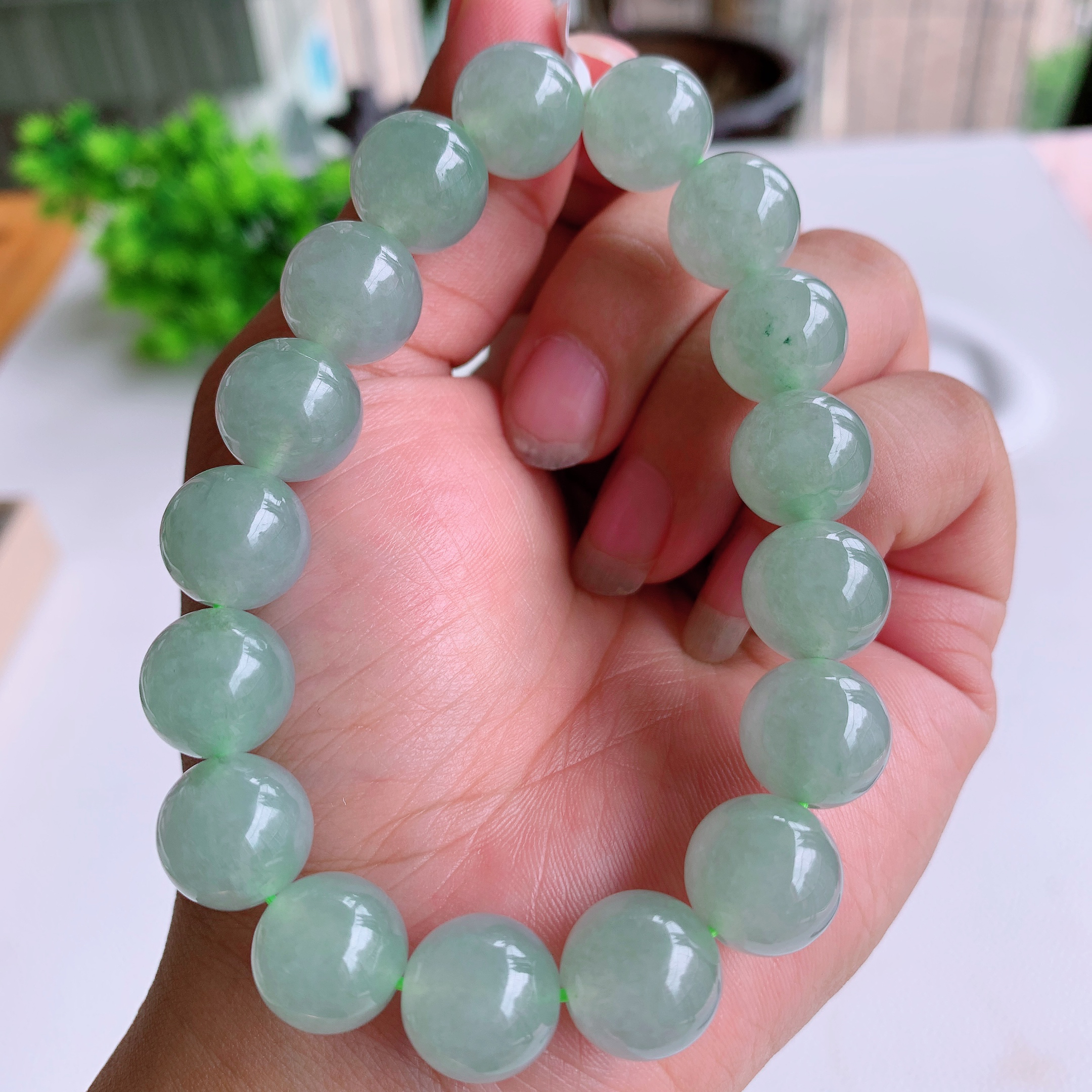 天然翡翠A货冰种浅绿晴水绿珠子圆珠手串手链卡12mm缅甸玉石清爽