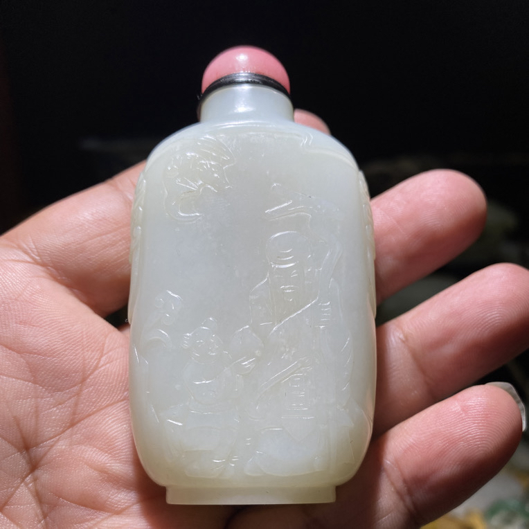 和田白玉鼻烟壶摆件
