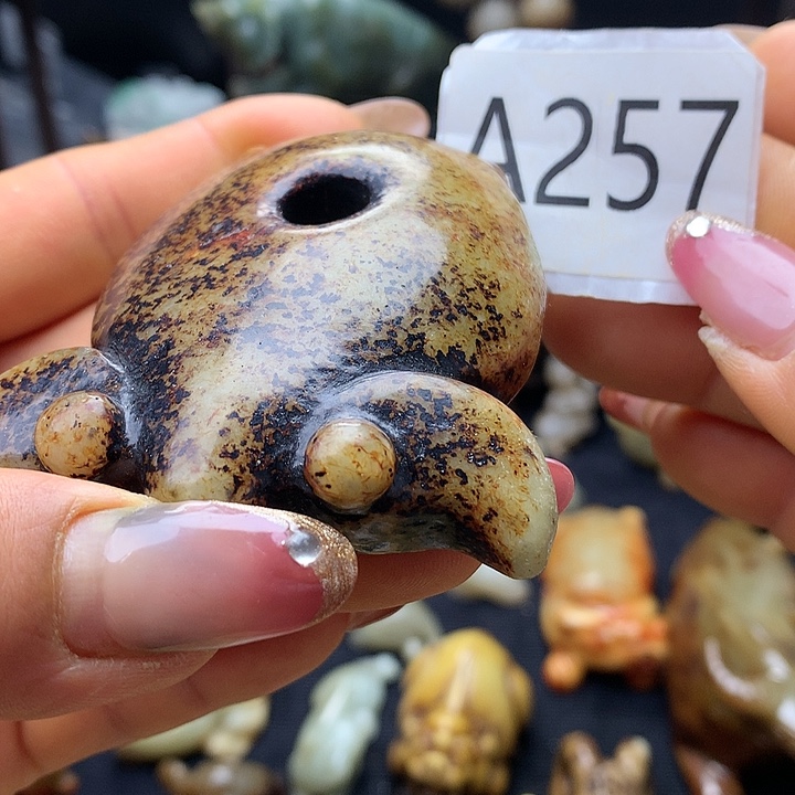 和田玉未镶嵌车挂