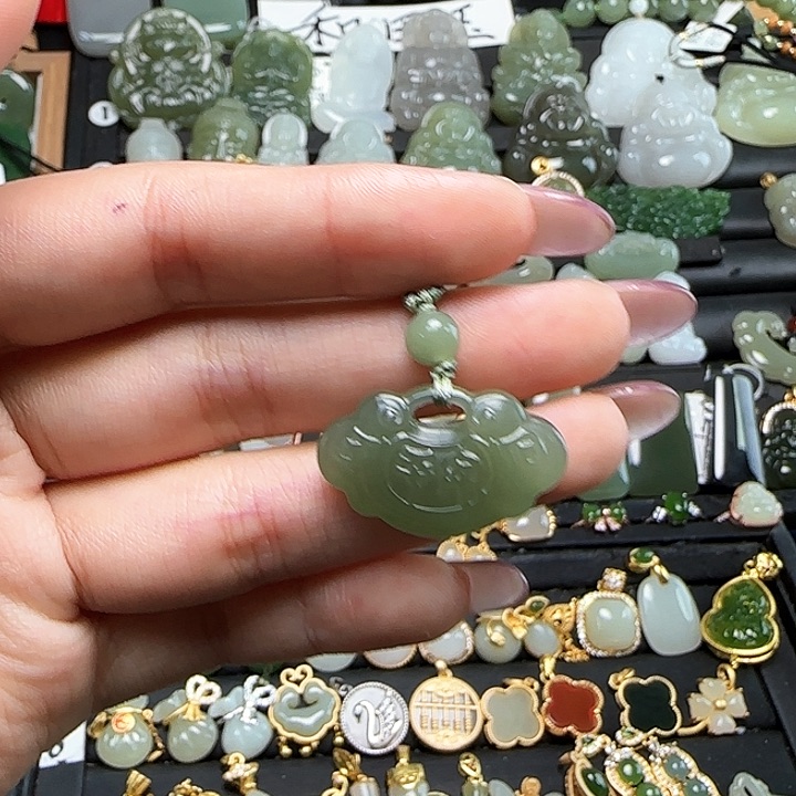 颈饰未镶嵌和田玉