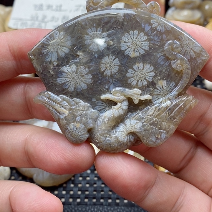 硅化珊瑚（珊瑚玉）颈饰未镶嵌