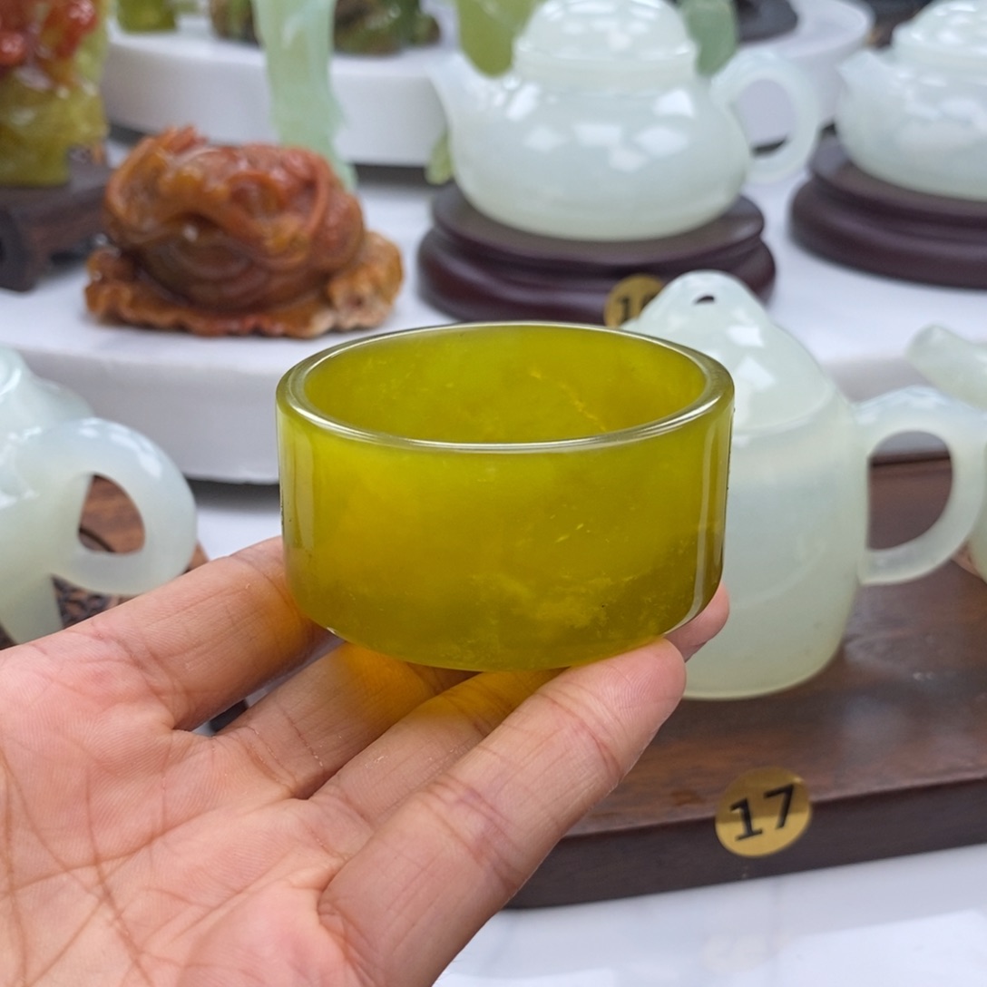 岫玉未镶嵌四大名玉茶杯