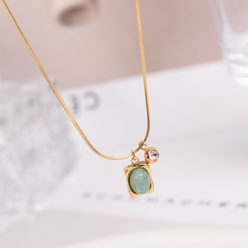 钛钢项链 韩版复古轻奢绿色项链女精致不褪色锁骨链时尚高级配饰