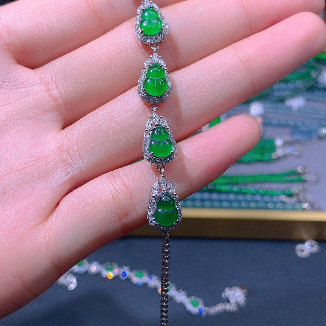 翡翠耳饰未镶嵌天然翡翠