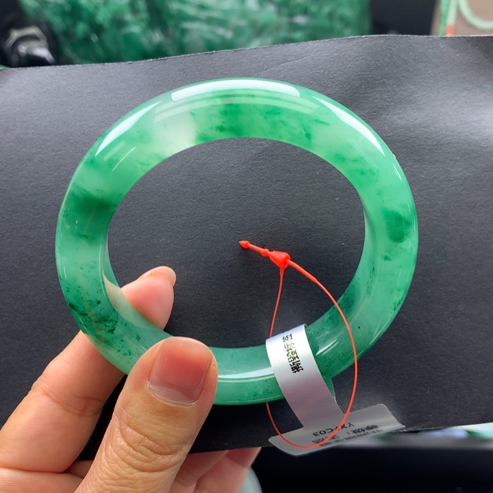 石英质玉未镶嵌手镯