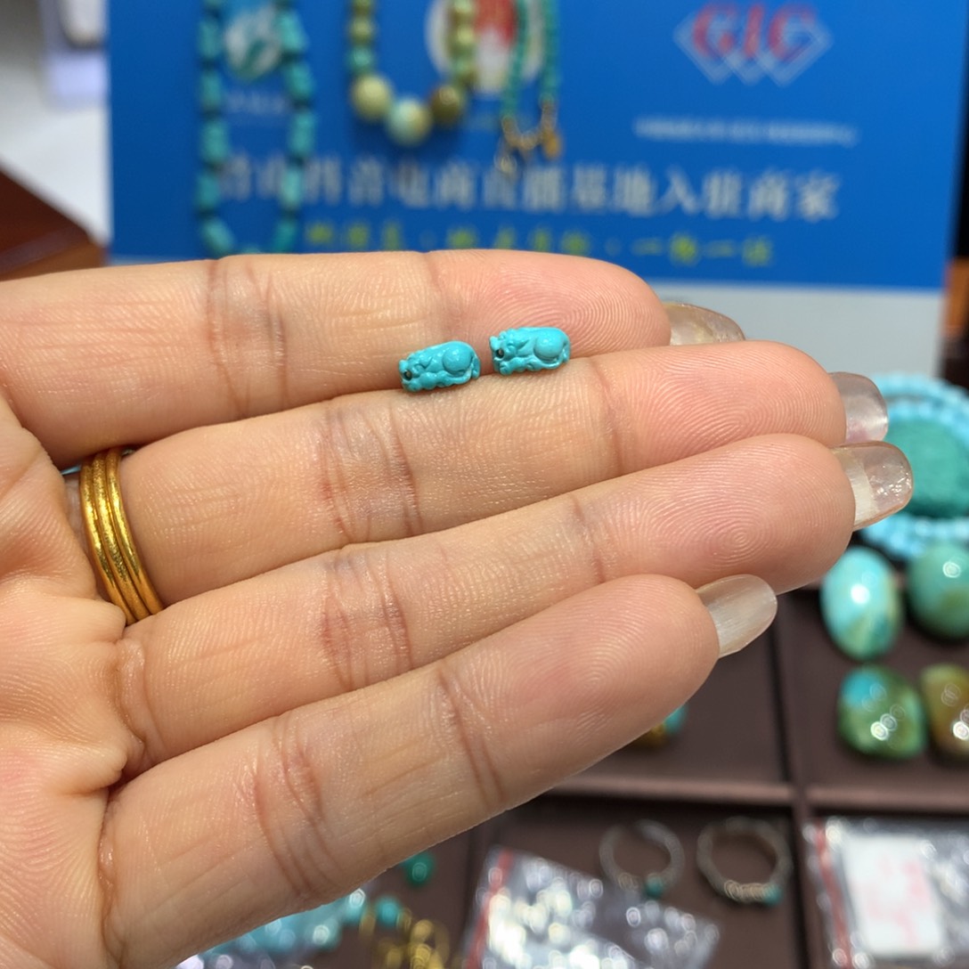 绿松石配饰未镶嵌