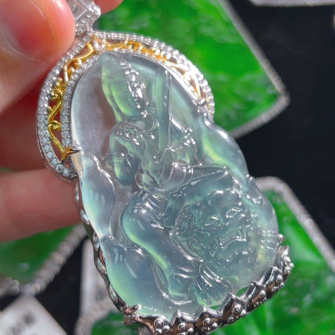 翡翠颈饰未镶嵌文殊