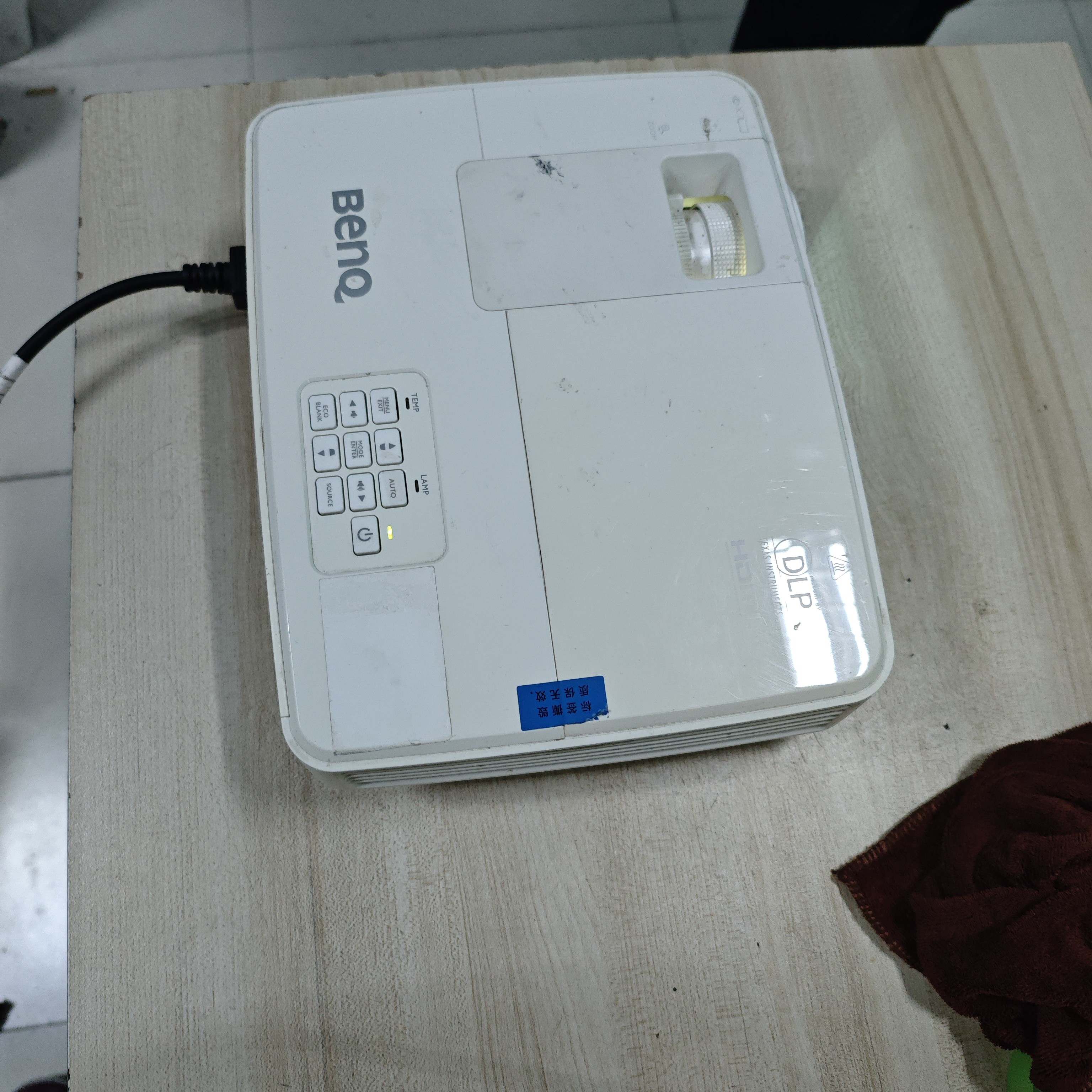 高清长焦投影仪运费到付