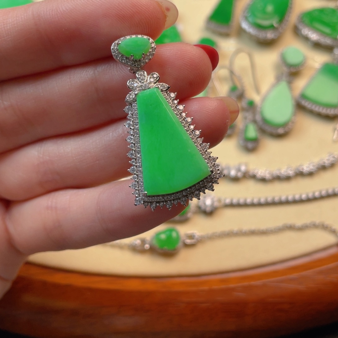 翡翠吊坠(不含链)银S925镶嵌