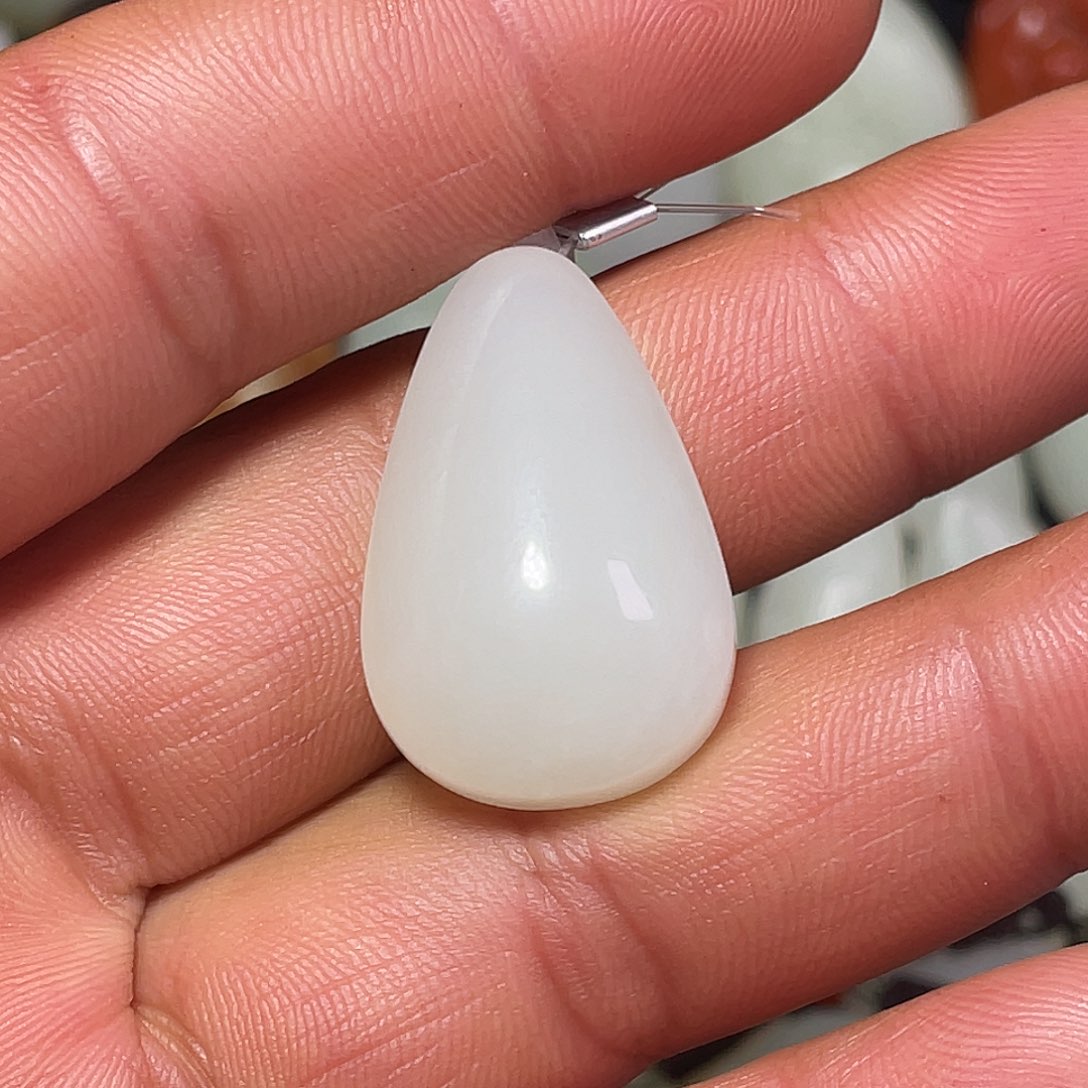 和田玉未镶嵌颈饰吊坠