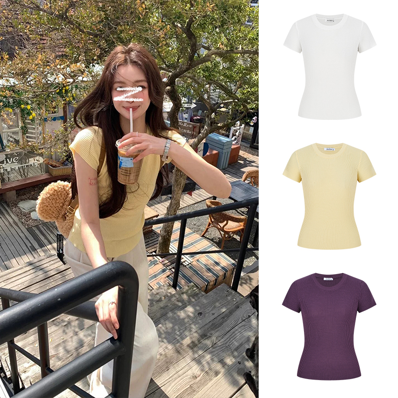 Moses Queen/魔西女王竖坑条针织短袖t恤气质短款修身正肩上衣