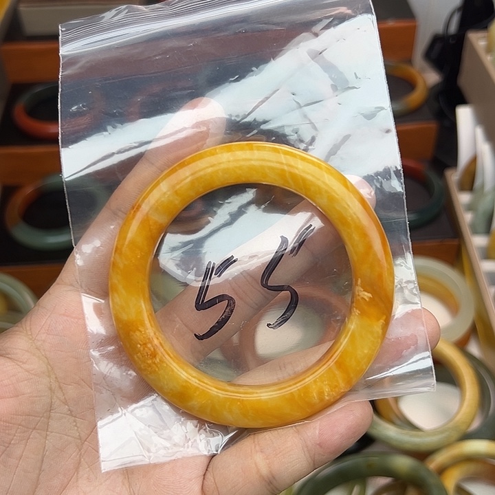 九***武蛇纹石玉未镶嵌手镯