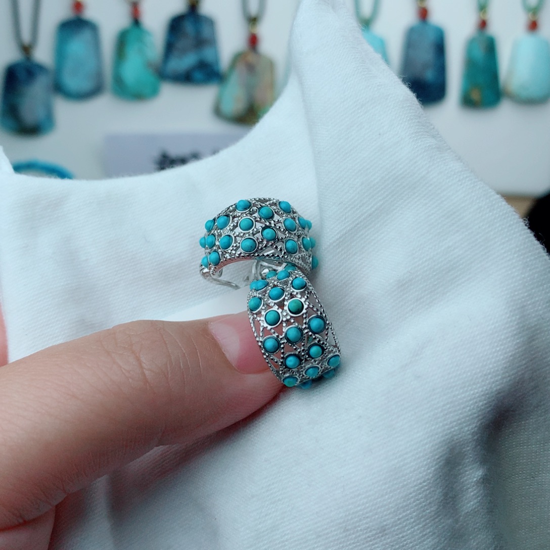 阿***静绿松石银S925镶嵌耳饰