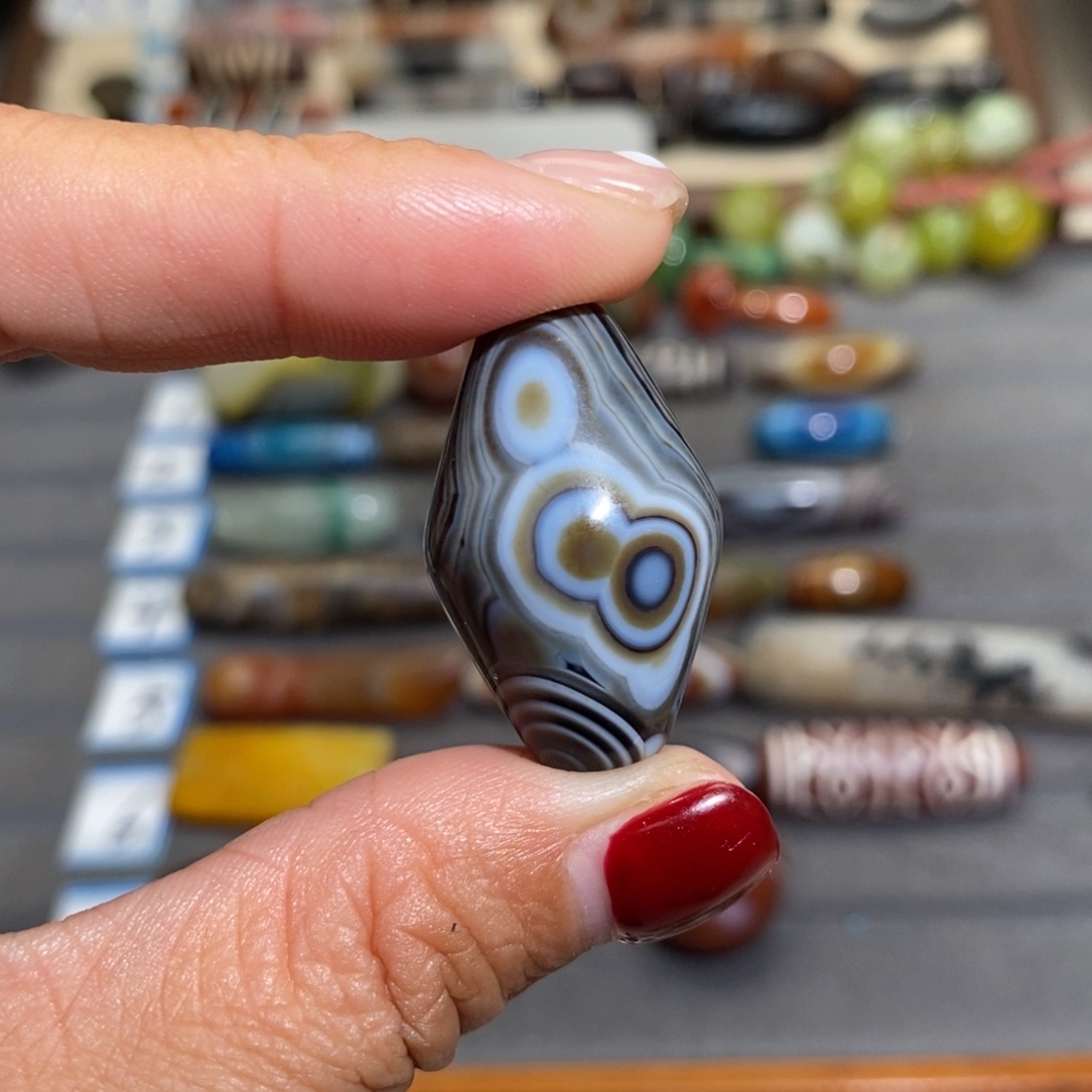 T***s玛瑙/玉髓合金手链