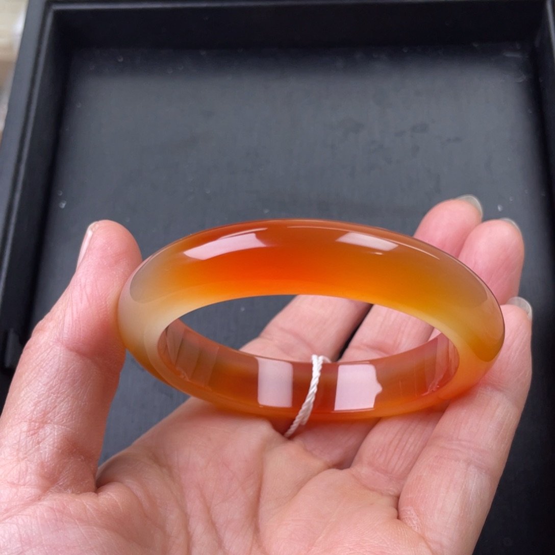 玛瑙/玉髓手镯未镶嵌54圈口