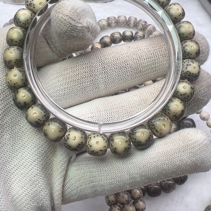 吊坠星月菩提绿包白