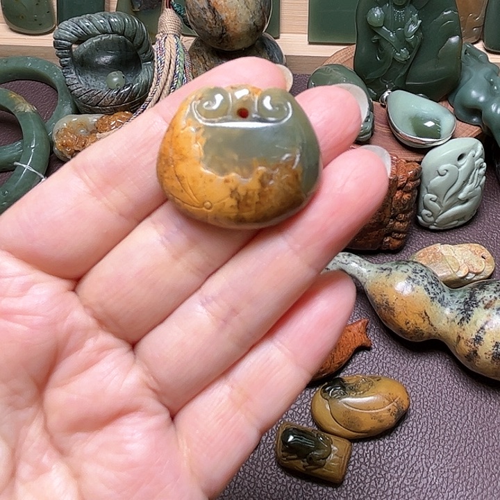 岫岩河磨玉（透闪石质玉）手绳未镶嵌q****n