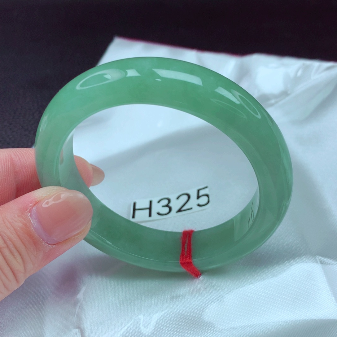 翡翠手镯未镶嵌手镯88