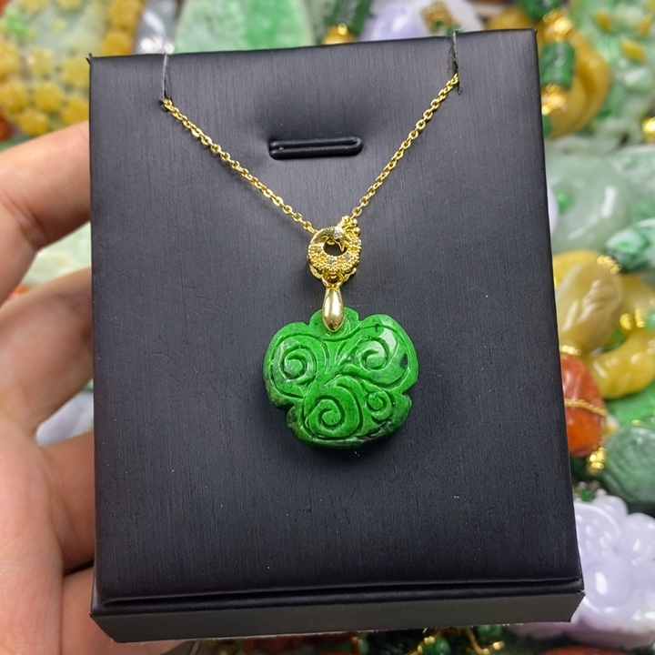 翡翠未镶嵌吊坠(赠链)