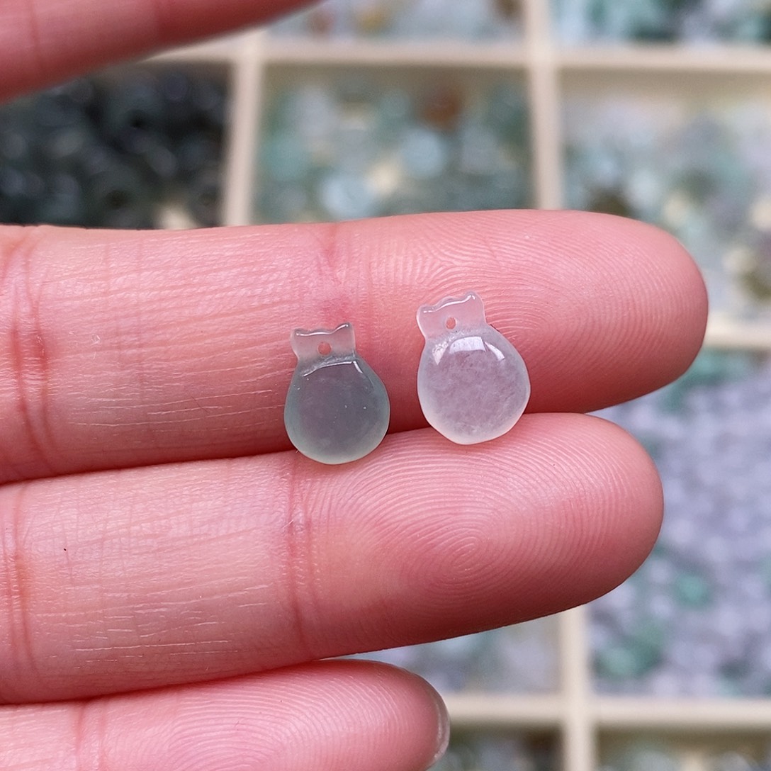 翡翠未镶嵌颈饰随机