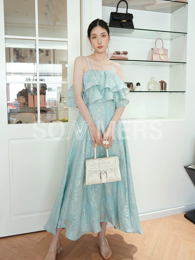 “蓝色绮梦”2025春夏新款连衣裙超仙度假风吊带长裙