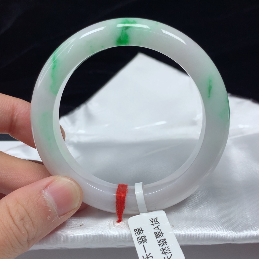 翡翠手镯（圆镯）未镶嵌56.5