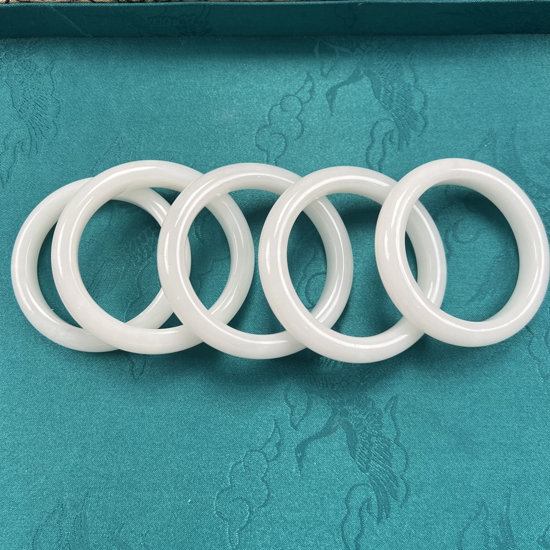 【老郑家】新疆和田玉手镯 多样性发其一