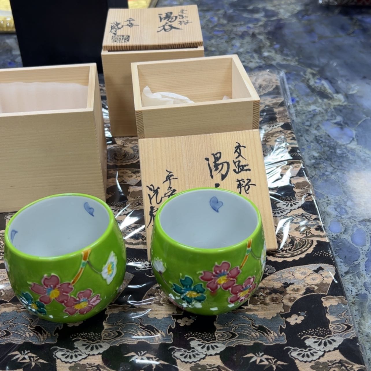 【闪购商品】草**子陶瓷马克杯带盖勺