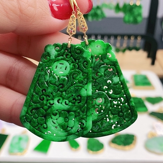 翡翠耳饰18K金镶嵌耳饰