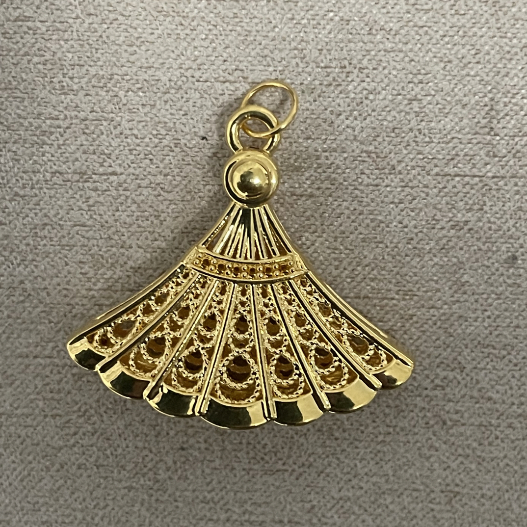 足金999小裙子吊坠扇形吊坠送女友送老婆倍有面