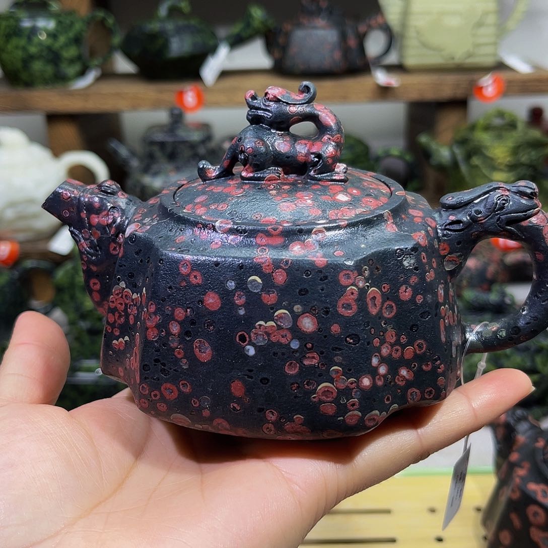 梅花石安山玉龙尊壶260cc