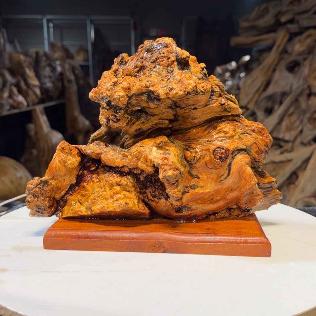 阿***林木王一刀琥珀木摆件29