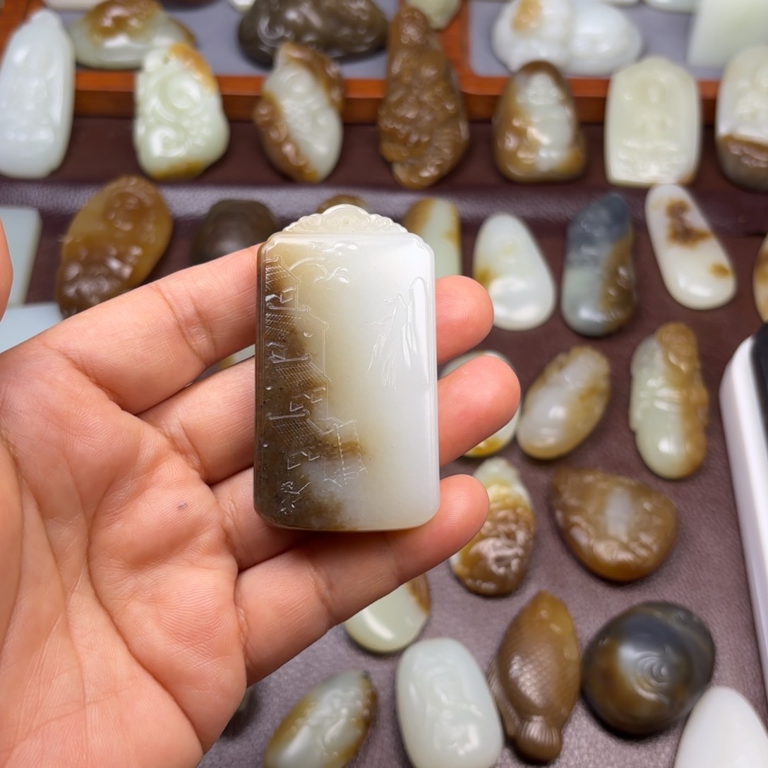 和田玉（糖玉）未镶嵌颈饰