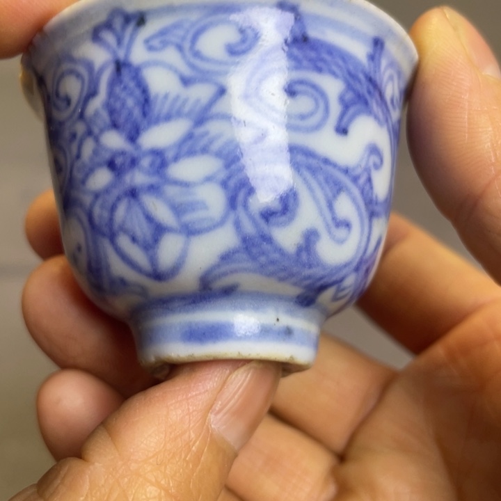 景德镇青花纹小杯子