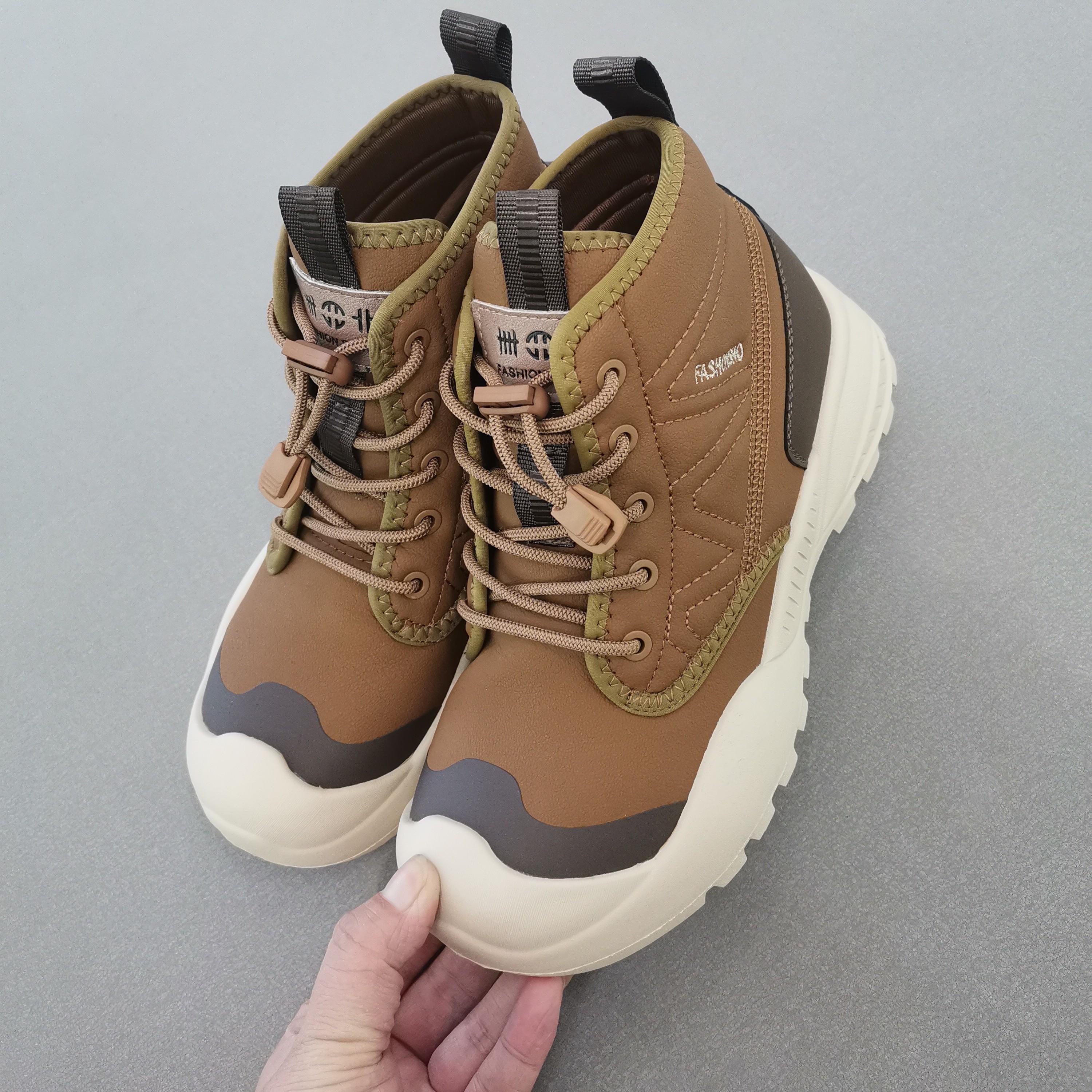 QC52841322B时尚百搭休闲超轻大底女士高帮鞋