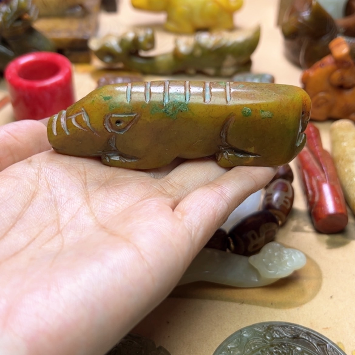 【闪购商品】蛇纹石玉颈饰未镶嵌