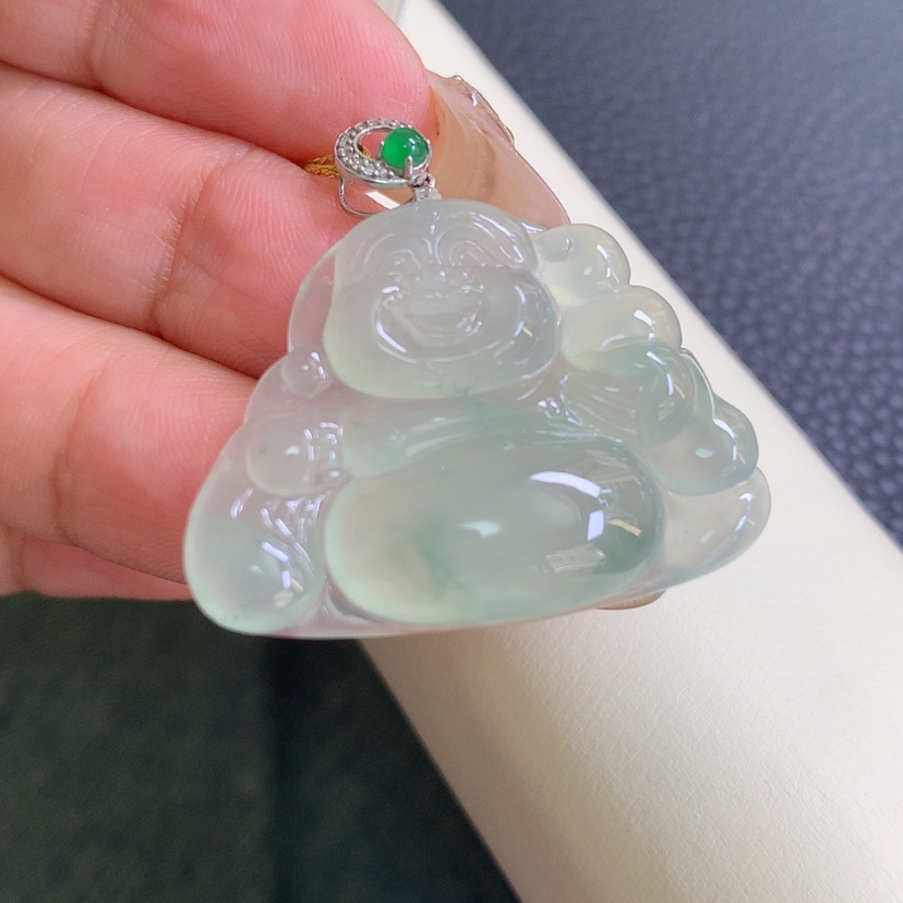 【闪购商品】翡翠18K金镶嵌颈饰布袋佛
