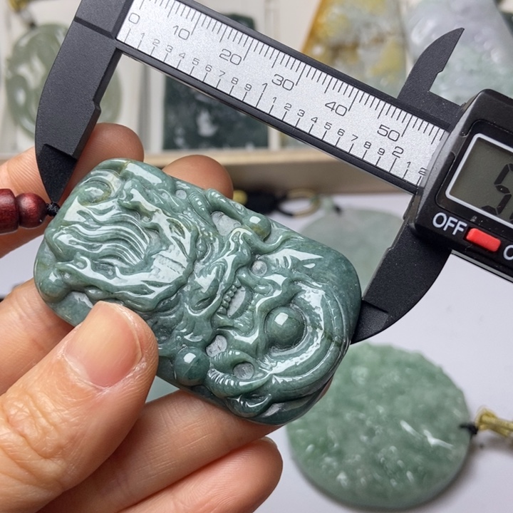 翡翠未镶嵌项圈翡翠