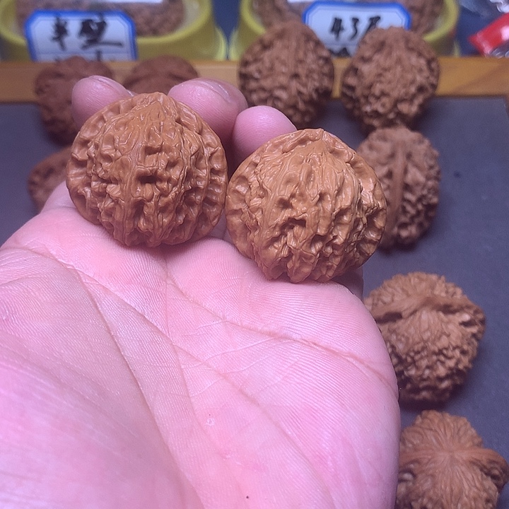 文玩核桃吊坠全品三角白