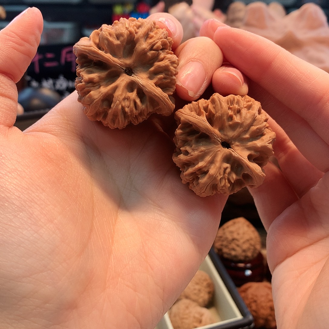 用***7吊坠桃核41尺野牛