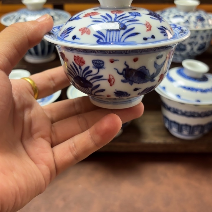 仲***r景德镇纯手工手绘釉里红鱼藻