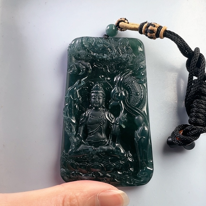 翡翠颈饰未镶嵌健**福