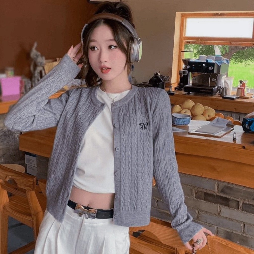 三股纱2025秋冬新款蝴蝶结刺绣针织开衫女秋季外搭毛衣外套上衣女