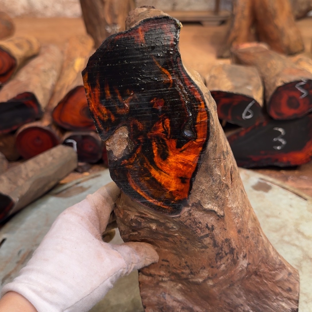 交趾黄檀（大红酸枝）