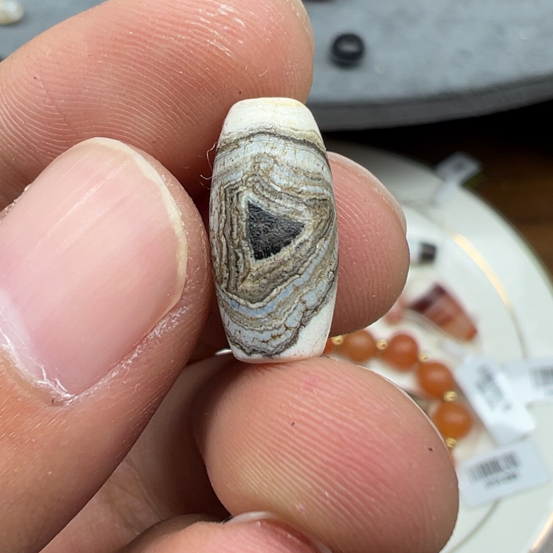 玛瑙/玉髓未镶嵌珠宝半成品x44   16.4×8带眼